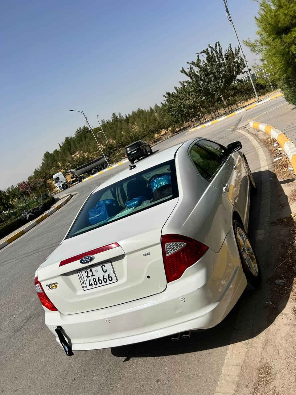 Ford fusion 2012 se 2.5
فۆڕت ڤیوشن ٢٠١٢ se  ٢.٥  ٤بستۆن شتی شاز مواسەفات ئەمریکی
ڕەنگی سپی شتی پاکو جوان  بێ مەسرەف زەمان
دەعمی نیە تەنها یەک چەمەلەخ دواوە بۆیاخە درگای گەراج بەری کەوتوە دیاریم کردوە لە ڕەسما
گێڕو مەکینە کارەبای بە شەرت شتی دانسقە تەپەی گێڕی نیە 
ڕۆن هایدرۆلیک گێڕ تازە شلەمەنی کامل گۆڕاوە پاتری تازە 
پێشو دوای زۆر تونو تۆڵە تازە گۆڕاوە 
تەبرید ساردو گەرم زۆر بێحلە 
سەنەوی تازە تا ٢٠٢٩
مواسەفات
ناو زەرد
گێڕ تۆماتیک
چوار جام کارەبا
حاسەی بەگ
کوشن کارەبا
شاشە و کامێرا
سیستەم سەوتی  sync
هەموو گیانی بە شەرت کامل سێرڤس و حەمام کراوە بەس لە سایەقی کەمە 
سعری ٩٨ مەعامەلە برایانە 
 *********** ژ.م
