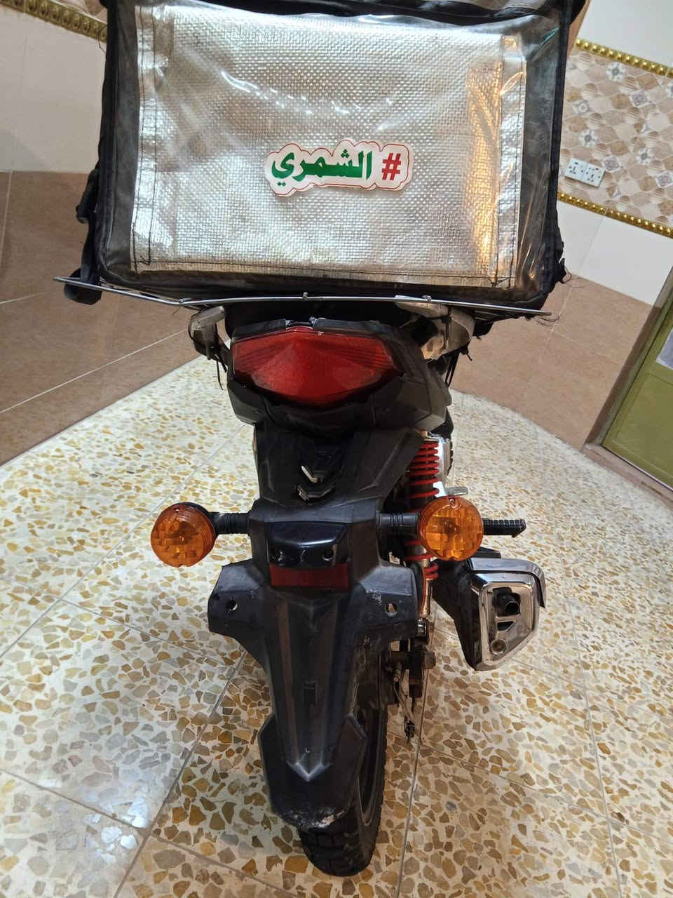 السلام عليكم دراجة هوندا 5 كير مكينة 150 شلعه ومعدل طيران كهربائيات شغاله اشاير عالي ناصي زنون نكرة سلف بكل وقت كلج جديد يعني عمر دراجة نضيفه أوراق كامله السعر 475 وبيها مجال قليل مكاني بغداد بلديات متواجد خاص ورقم واتساب ***********
