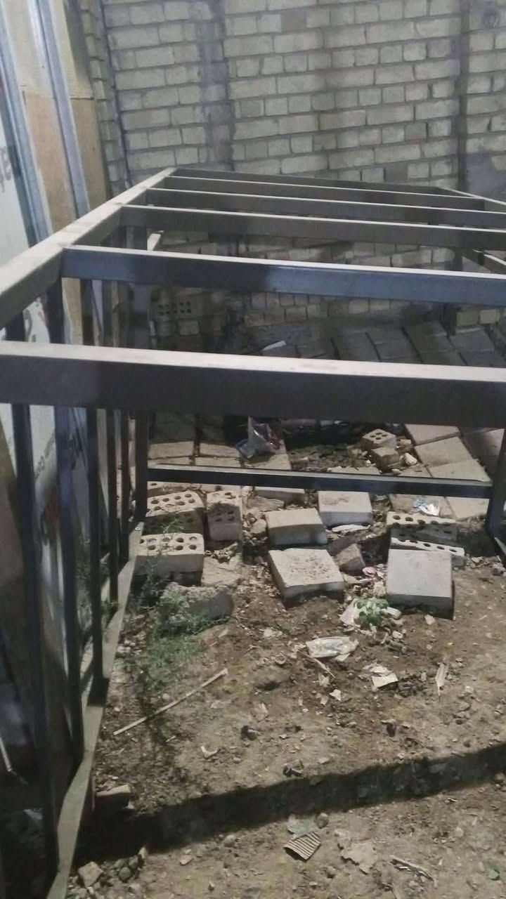 السلام عليكم شباب محجر كامل هو والكراسي للبيع جديد عنواني بغداد اللي حابب يتواصل وياي على***********
