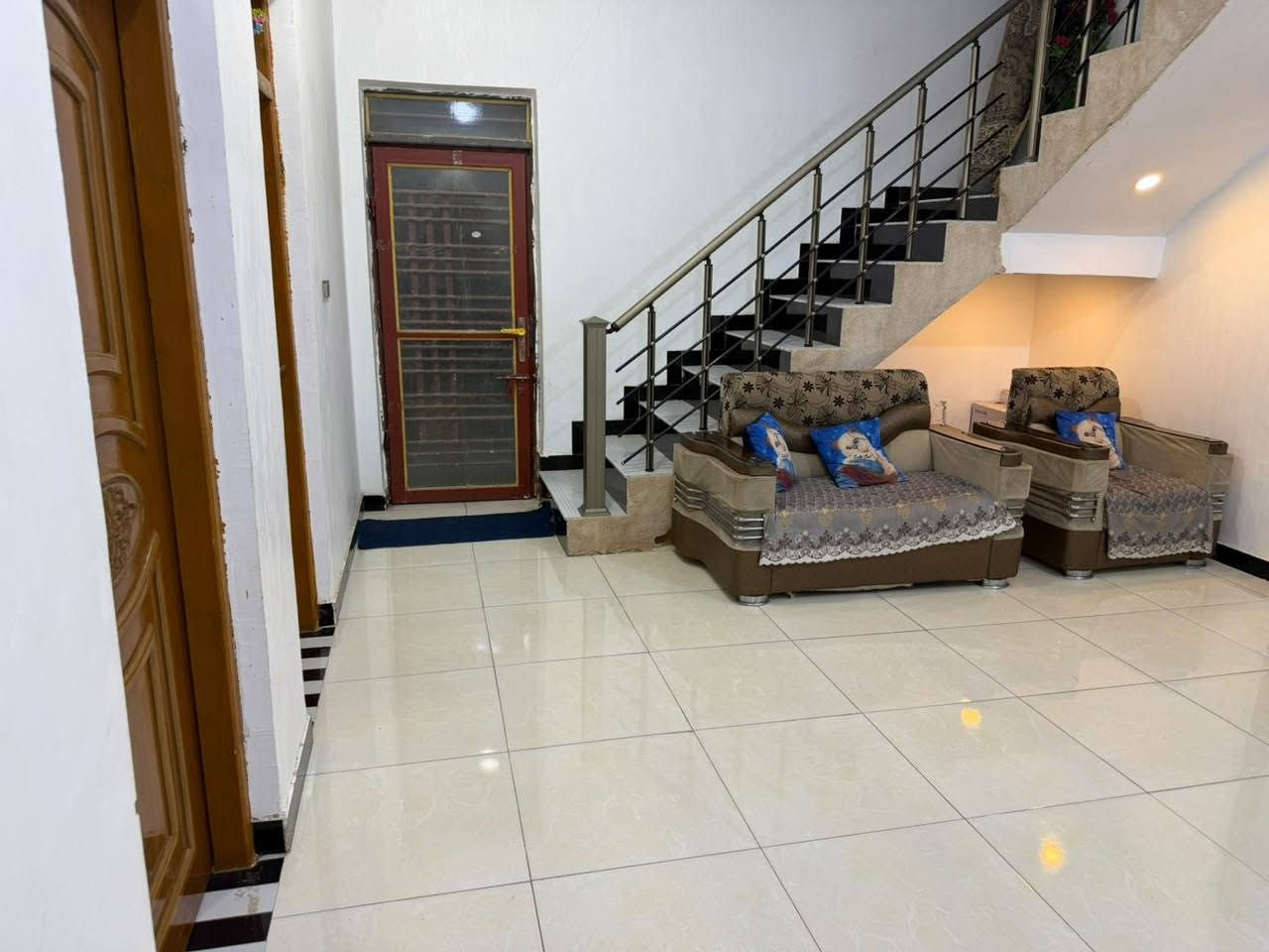 خنيطله حي المهندسين • ٢٠٠م • ركن على شارعين