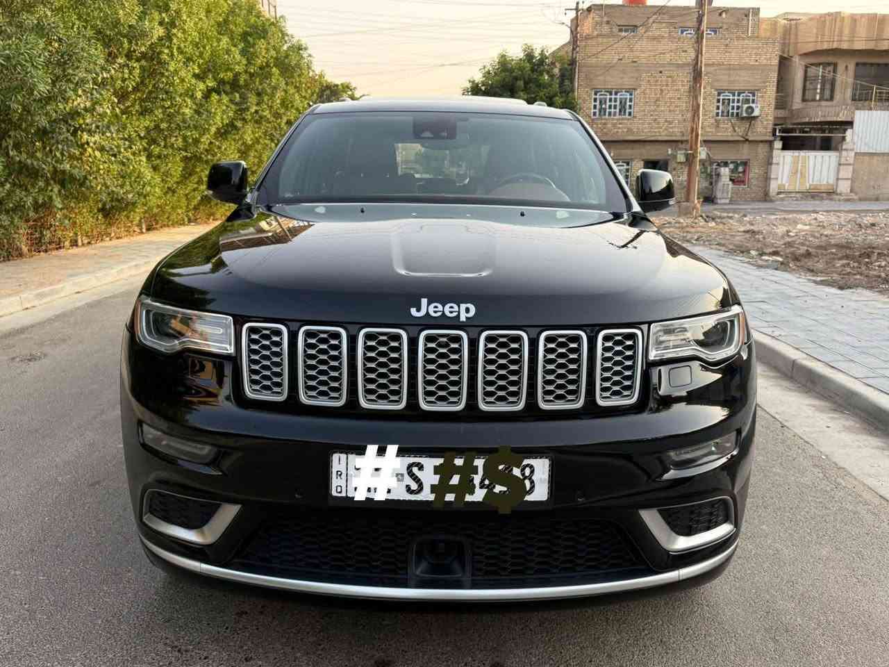 السلام عليكم
جيب گراند شيروكي سومت موديل 2021 وارد امريكي اعلى فئة مواصفات بالجيب بدون ايرباگ
حادثها بسيط جداً بدون شواصي او لغود موضح بالصور بيها صبغ بنيد وقبغ جنطه ودعاميات
كامله مابيها اي نقص

ماشيه 47 الف
 موديل 2021 رقم بغداد محرك 6 سلندر 3600 

المواصفات
- رادار امامي وجانبي خلفي
- حساسات اماميه وخلفيه
- بانوراما
- نظام اصطفاف ذاتي Auto Park
- جكات Air Suspension System
- داخل جلد قرميدي دشبول قرميدي
- كاميرا خلفيه
- ماوس فور ويل 
- كراسي تبريد وتدفئة و كهرباء
- خزن كشنات
- جنطه كهرباء
- مراة وسطيه Auto dim

موقع السياره بغداد / كاظميه 
***********

السعر 263 ورقه
