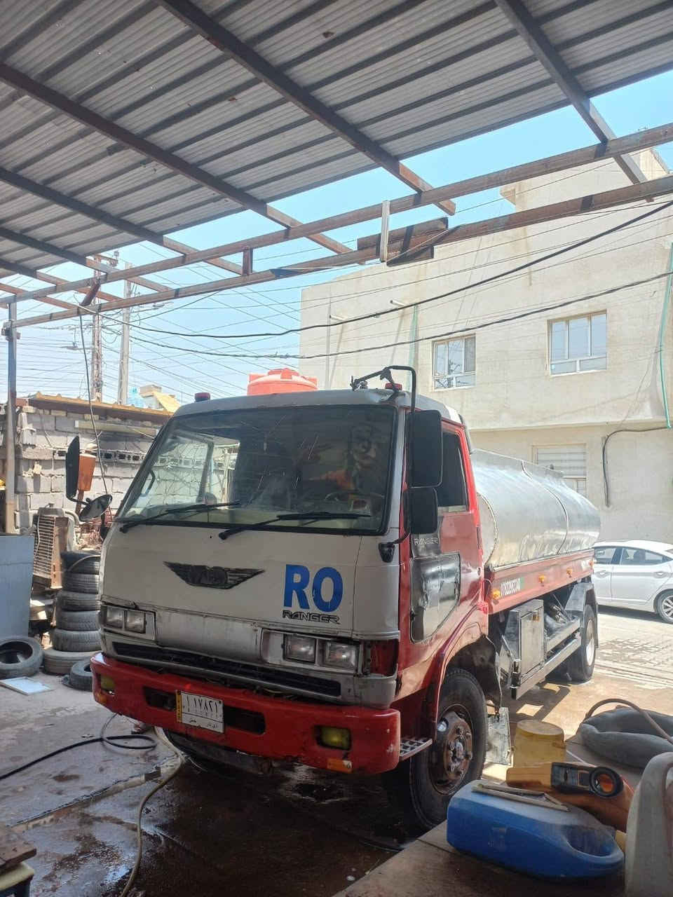 السلام عليكم من رخصت مدير الكروب 
تنكر هينو طيره حجم 60 
8طن مشروع وطني 
رقم ذي قار الماني 
جاهز من كلشي 
رقم ***********
العنوان البصره أبو خصيب
