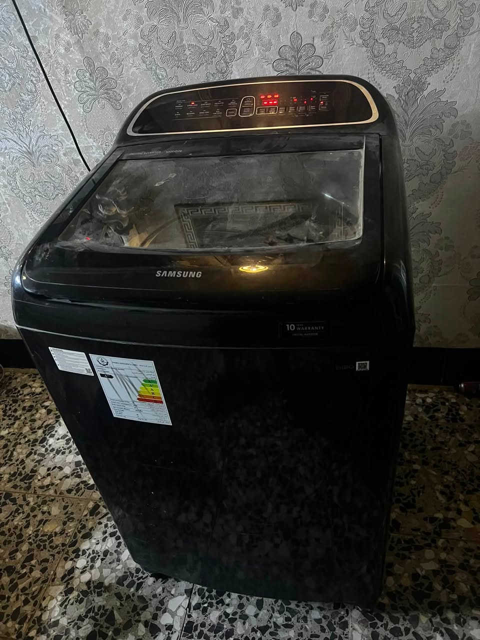 السلام عليكم غساله للبيع حجم 18  Samsung لون اسود غساله جديده بس بيهة فلاتر مال مي وصخه يعني ضعيفه من تصعد مي سعر 250وبيهة مجال المكان بغداد شعب رقم ***********
