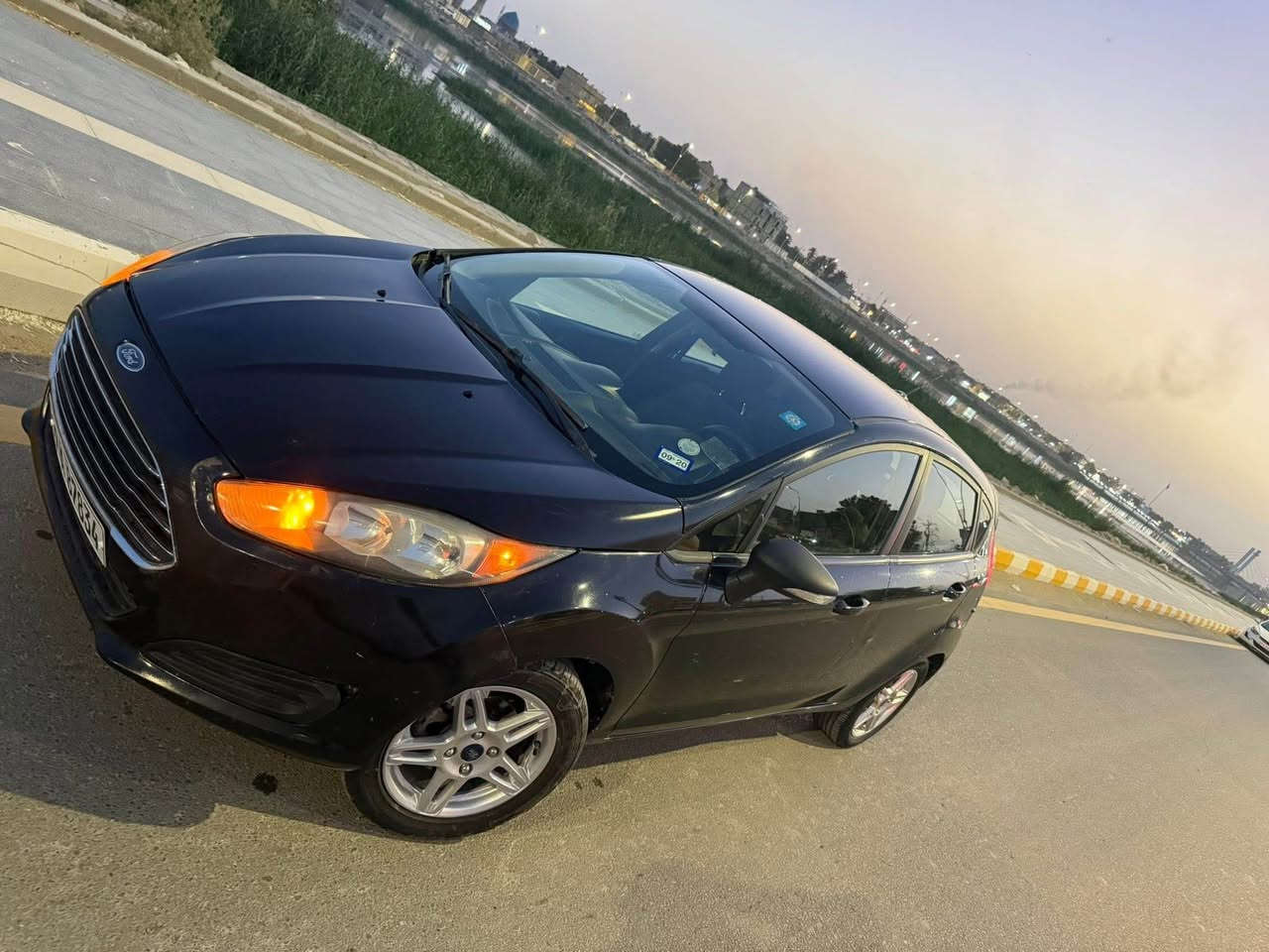 فورد فيستا   امريكي موديل  18محرك 1600 كله بانزين عادي  كير جديد  تبريد ثلج اقتصاديه السعر ٦٥مع المجال مكانها الناصرية مركز 

رقم ذي قار  سنويه جديده مداور ثاني يوم *********** Singapore
