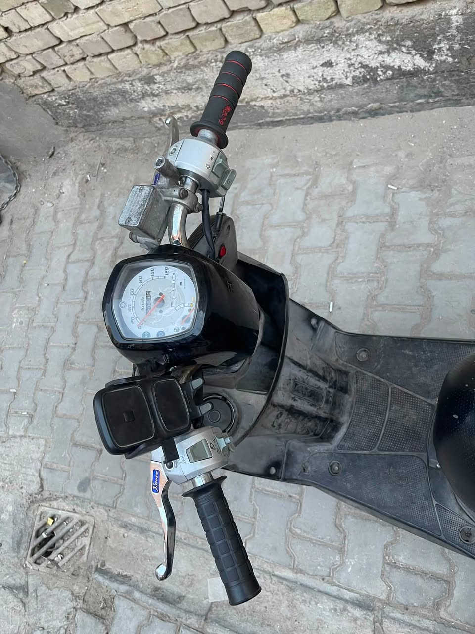 بوليس 🚓 كفاله عامه كابريتى 
مكينه مكفوله برغي مامفتوح بيهى شرط فحص يوم كامل اذا مفتوحه ترجع شلعه معدل فول 
كفرات بلاديه 
كهربائيات كله شغاله منطول لطول 
دبلات تايرات لوك طسه ناعمه دراجه مال جنايه سعر 600 الف بيهى مجال حك جيه استفسار اكثر اتصال ☎️ ***********
