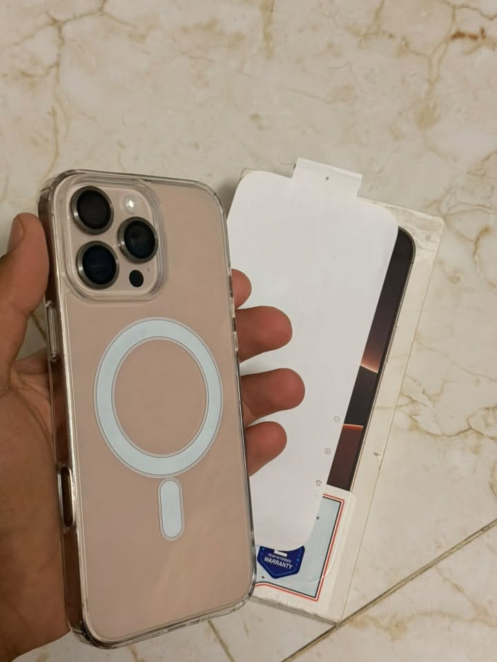السلام عليكم

“ ايفون 📲16 برو ماكس

“ اللون المميز

“ بطاريه 🔋99

“ ذاكره 256

“ شرق اوسط عربي

“ ماستر

“ نموذج M

“شخط واحد ما بي اخو الجديد

“مبدل شاشة اصلية ✅

السعر / 1050    

مكاني / الديوانية 

للتواصل / اتصل على الرقم ***********

