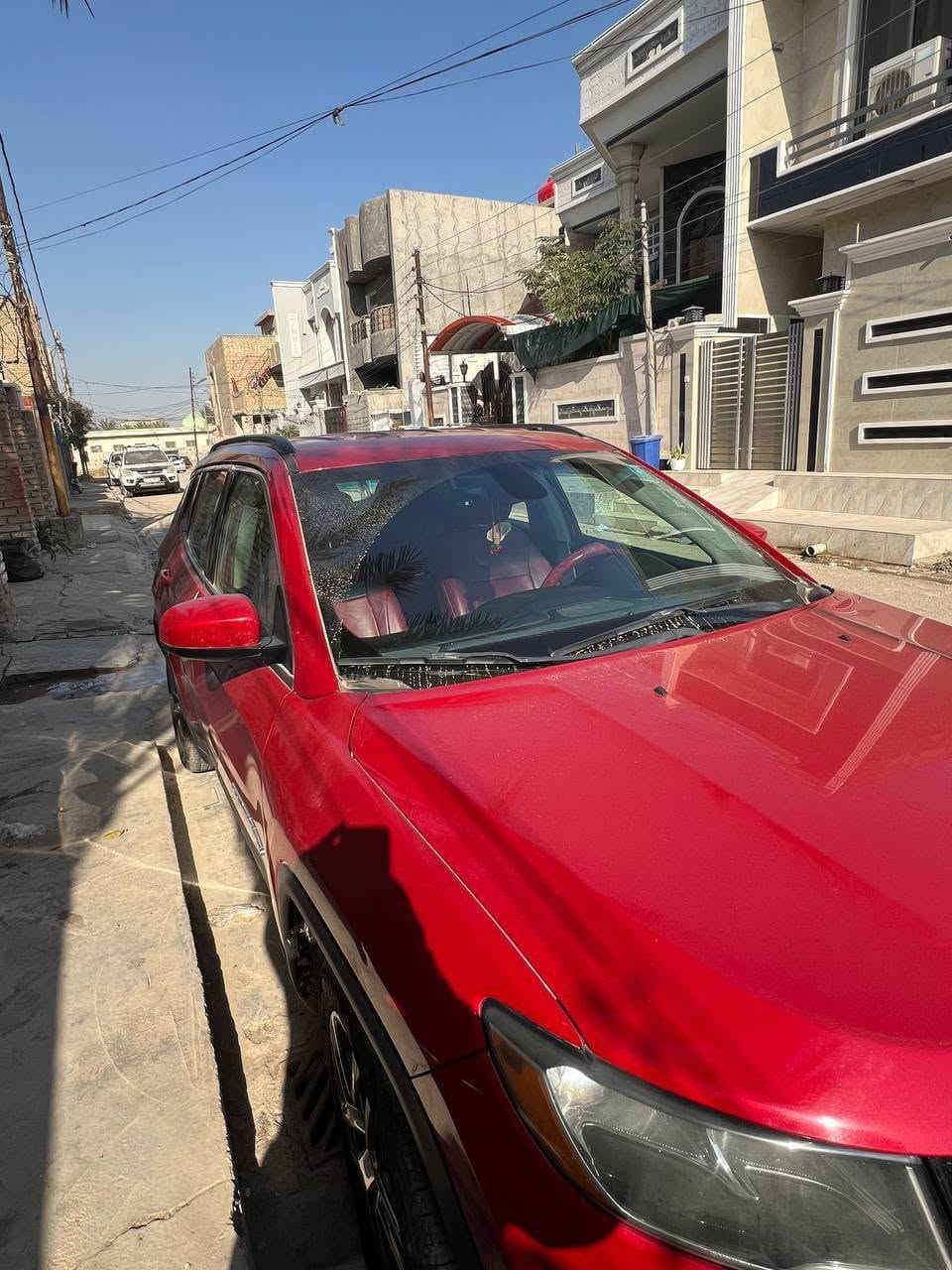 السلام عليكم.
للبيع جيب كومباس 2018  رقم بصرة باسمي 
اللون احمر . ماشية 100  حادثها فقط جاملغ خلفي 
كامل واصفات عدى الفتحة. تحكمات. جلد بصمة 🫆 
تشغيل عن بعد وبعد هواي مواصفات بيها. كير ومحرك عالشركة. السعر   130 وبيها مجال. 
للاستفسار اكثر اتصل عالرقم ***********
