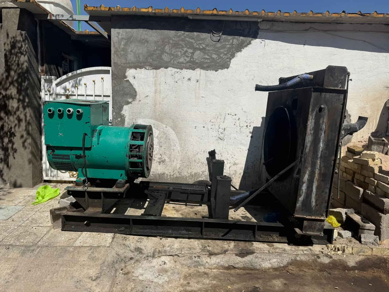 السلام عليكم 
للبيع راس توليد ستان فورد نكليزي 550 kv 
معه شاصي و راديتر و نتر كولر 
***********
***********
بغداد
