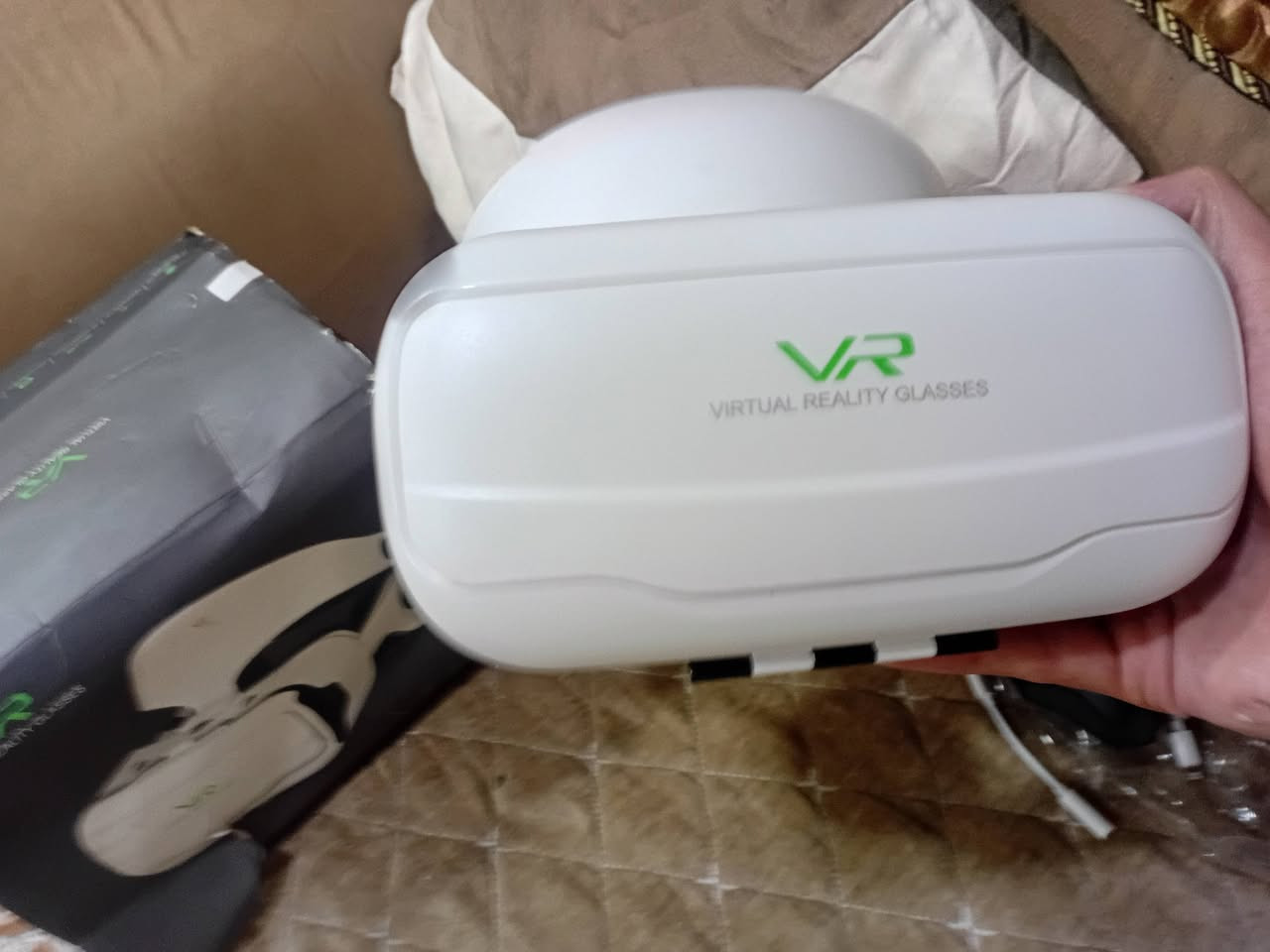 نضارات واقع افتراضي vr وياها سماعه وريمونت السماعه مدموجه ويه النضاره ما مستعمله جديده سعره 25الاف هذه رقمي ***********
