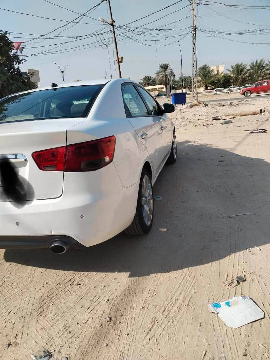 السلام عليكم للبيع سيراتو مديل 2012خليجي سيارة مكينة كير حدادية تخم تاير جاهزات سيارة خير من الله بأسمي مداور ثاني يوم رقم بابل الجديد بيها باب صبغ فقط والباقي بارد فقط سونار مرفق بالمنشور 
مكاني كربلاء السعر 88وبيها مجال للشراي للاستفسار ***********
