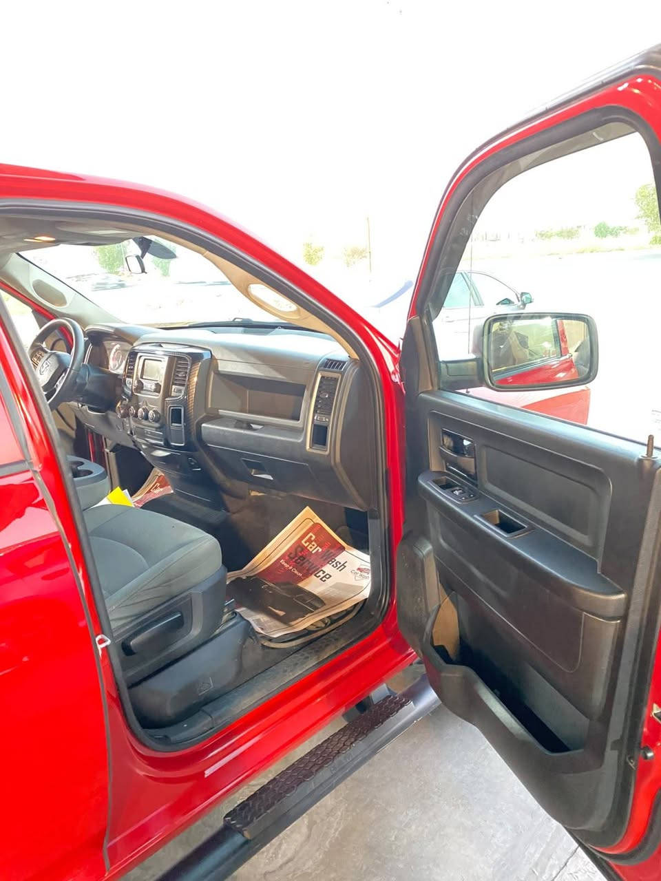السلام عليكم للاستفسار *********** السعر 163 للبيع رام كلاسك 2018 باب قصير بدي طويل وارد امريكي حادث جاملغ فقط بدون ايرباك محرك 8 سلندر 5700 سياره جديده لوك ماشيه 150 رقم سليمانيه الجديد باسمي مكاني بابل مسيب
