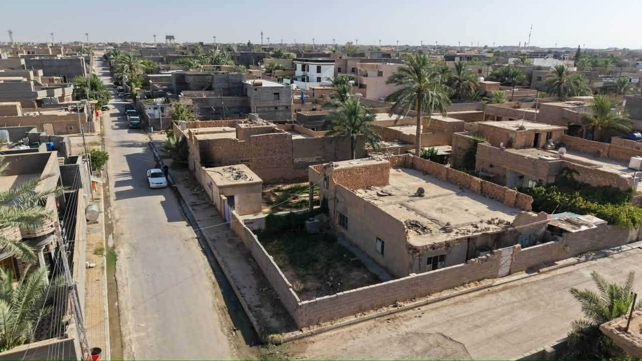 السلام عليكم بيت ركن للبيع المساحه 400 قرب مكتب أحمد رشيد السعر المطلوب 72 بي مجال بصيط ***********. مبايل باقي التفاصيل خاص

