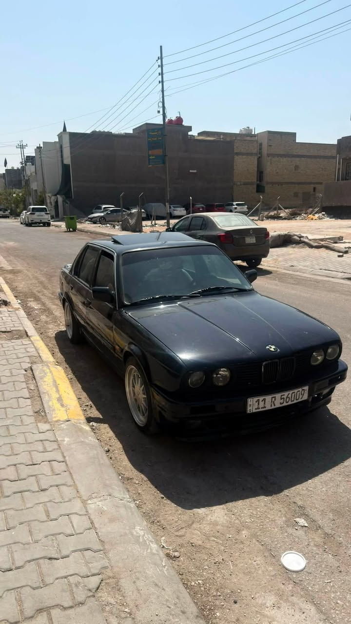 زعره ٥٢٥ سياره عليها مكينه ٢٨ صقر وكير zf نمرة كصيرةعادي وكلج رياضي واكسل ٨ براغي سياره خير من الله مال ستعراض سياره فتحة بلسقف  وعليها برمجه بيكيسي بكل النمر سياره جاهزه من حداديه وكلشي مناقصها بيها شغلات بسيطه وسياره معمره جديد حادثها جامغ السايق سنويه جديده ورقمها بغداد تحويل بكل وقت واي ستفسار تصل على *********** سعرها ٥٣ وبيها مجال
