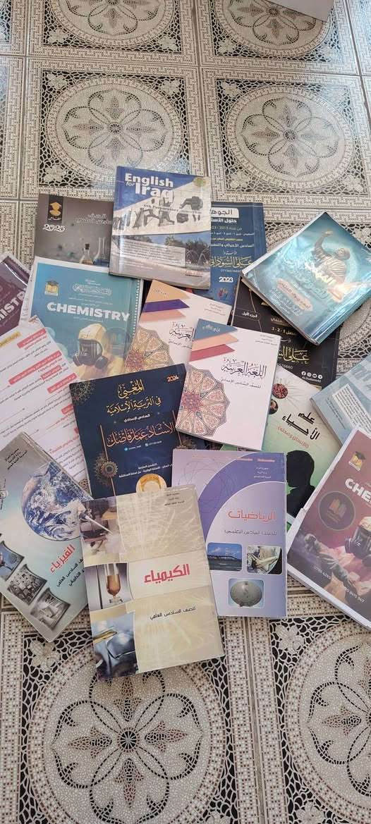 عندي كتب و ملازم سادس علمي  للبيع
كتب جميع لدروس 
ملازم وزارية 2025و 2024 و2023 
جميع الوزاريات ماعدا الاحياء 

 للتواصل ع الخاص
