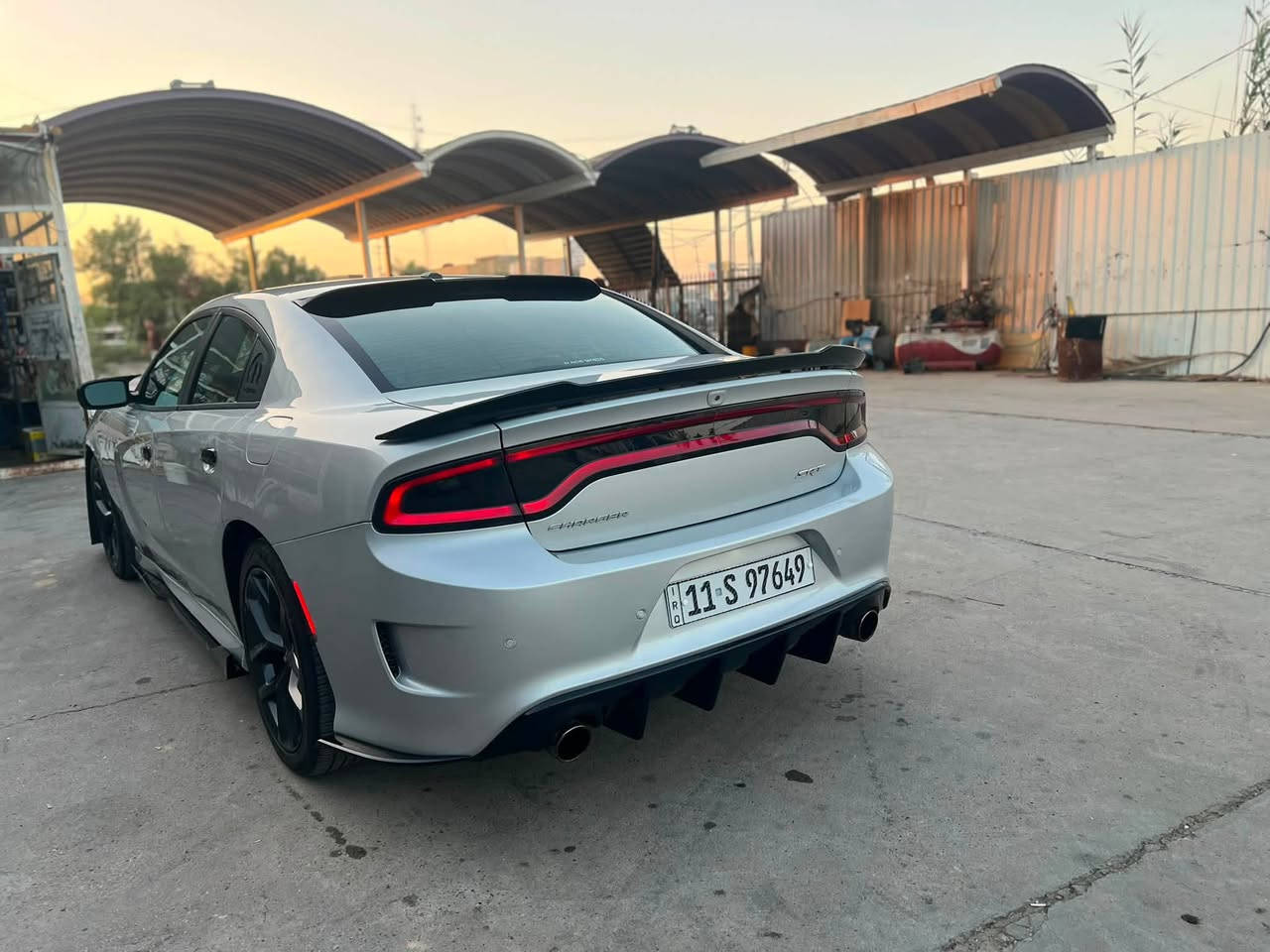 السلام عليكم للبيع دوج جارجر SXT2020
مكينه ٣٦٠٠
تبريد قطعتين محدثه جيتي 
كير ومكينه كفاله 
رقم بغداد مداور ثاني يوم 
ماشيه 120mi
تو ويل 
سياره ما نقصها برغي 
حادثها امريكا جاملغ وبالعراق بيها بيبان ثنين صبغ مابيها دواخل لا شاصي ولا لغد 
مكان السياره بابل /***********
