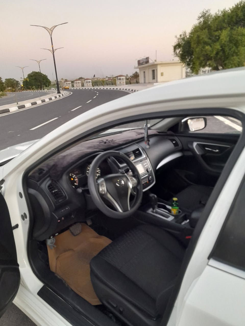 نيسان التيما ١٧كير جديد موديل ٢٣تخم تيرات جديد صدر أمامي خلفي جديد سيارة باسمي سنويةجديدةل٣١ سعر١٢٢للتواصل ***********
