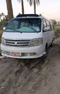 ٢٠٠٩ • ٦ سلندر • يدخن
