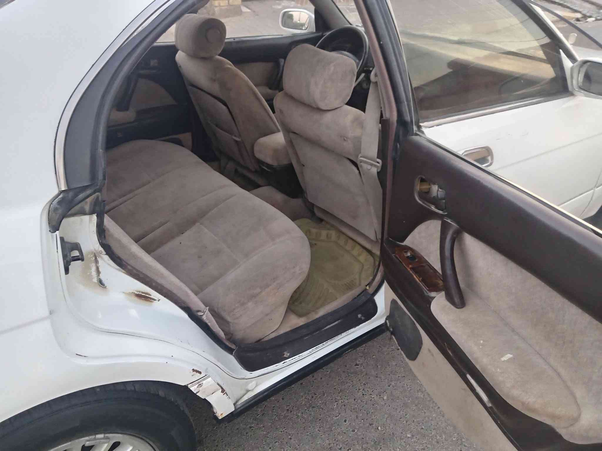 السلام عليكم بطه موديل 93 رقم بابل مشروع وطني تحويل ثاني يوم سياره جاهزه مكينه وكير وحداديه تخم تاير دواخل جديده كهربائيات كلهه شغال مكفوله من الضربه والكص والنقل جثه السياره جاهزه بيع مستعجل قفله 43 الرقم *********** المكان واسط
