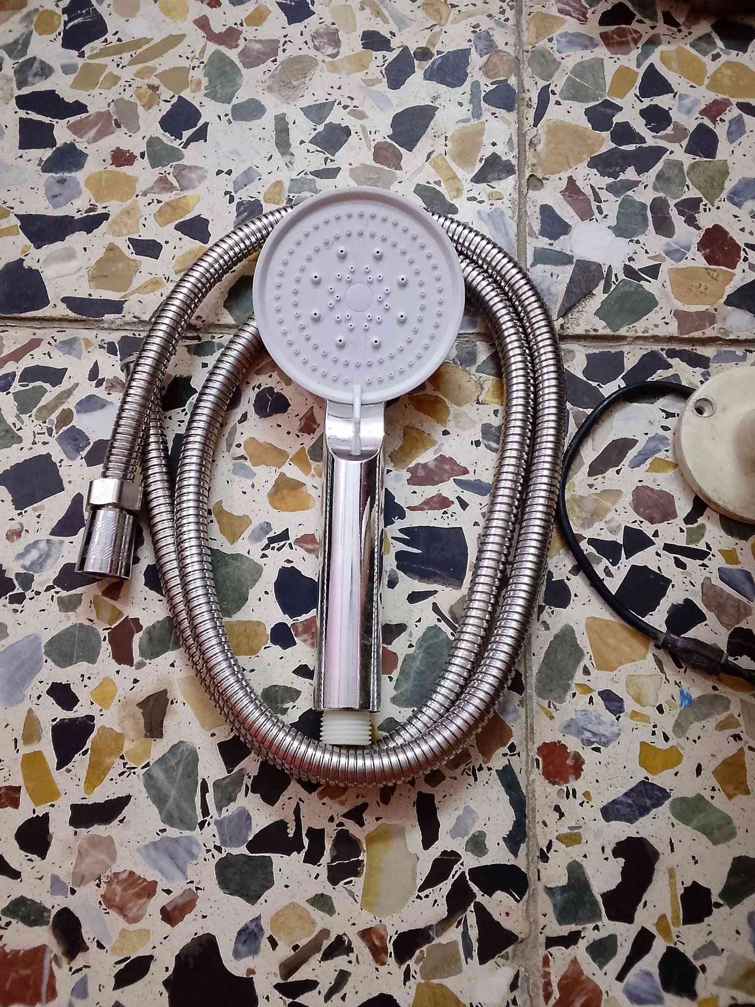 مجموعة أغراض • للبيع • كلمن