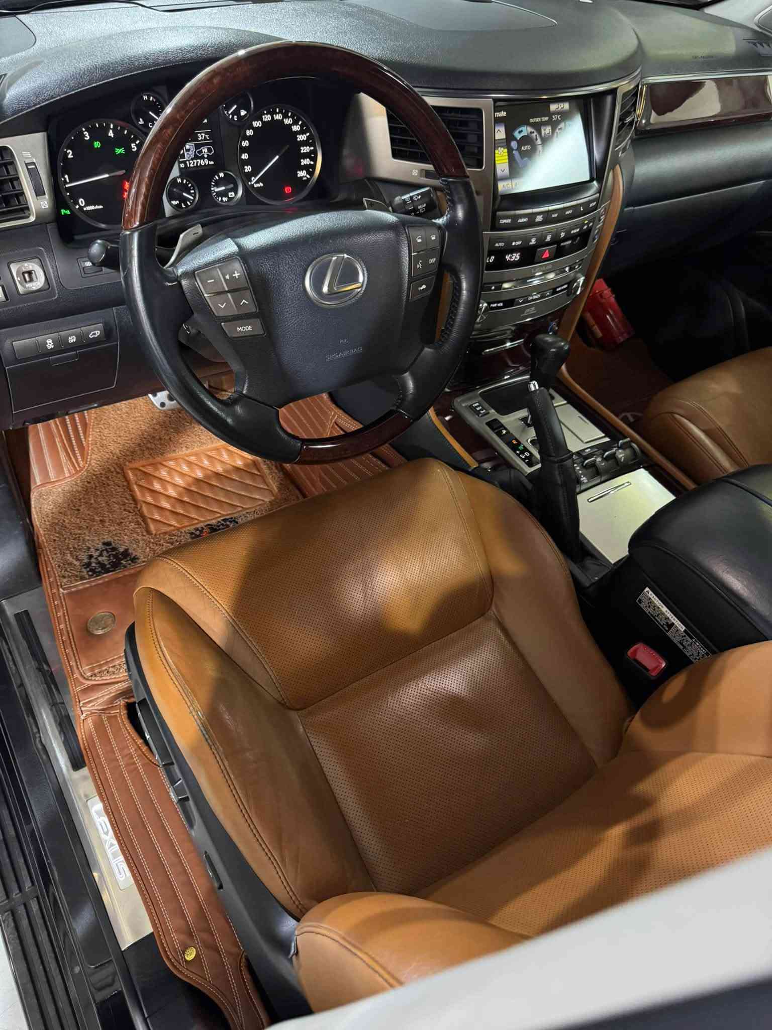 LX570  

2015   

SPORT        

BREMI

V8

5.7L

……………………………………………………………………………….

لئکزس

2015     أسود         

 

داخل    مشمشي

………………………………………………………………………………

مواصفات

معروف 

سبورت   

بريمي            

……………………………………………………………………………….

ماشیة

 

127           الالف

الالف    حقيقی    شرط

………………………………………………………………………………

مال    استغدام    شخصیة

مال   جناي

………………………………………………………………………………

2    قطعة    صبغ

جاملغ     خلفي    سکن

باب     خلفي     سکن

………………………………………………………………………………

بدون    دواخل

بدون    تبديل

……………………………………………………………………………….

السیارة        بأسمي

نفس   الیوم    الحول    بأسمك

رقم     جدیدة

سنویة    جدیدة

……………………………………………………………………………….

مکان          اربيل

معرض       جوهر

……………………………………………………………………………….

    
420                         وەرەقە
  

  

……………………………………………………………………………….

***********

(     واتس     اب       بي      )
