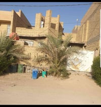 بيت للبيع بحي الفارس 200م ثاني بيت عن الركن مقابل حديقة قرب محطة وقود ...