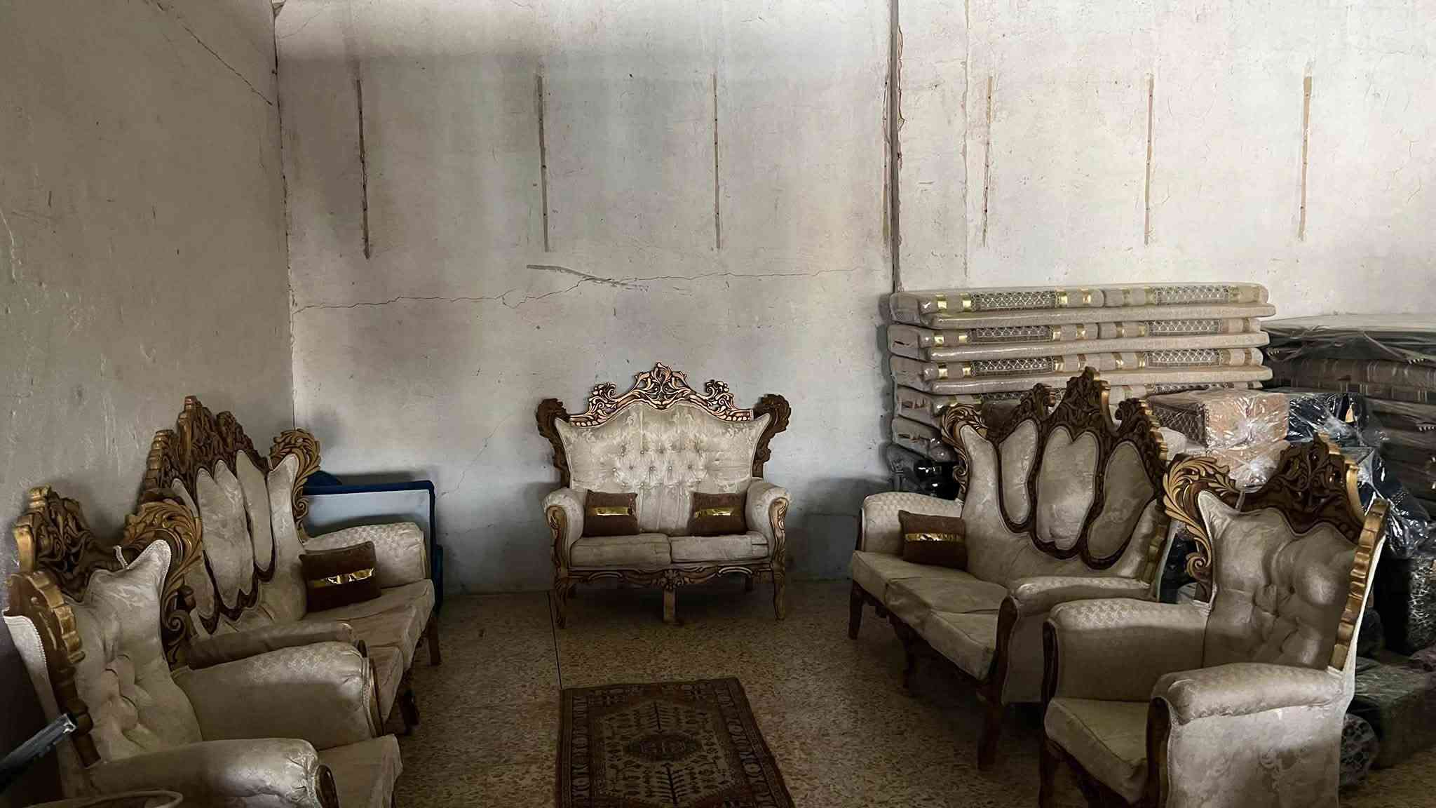 مستعمل نضيف كلمن وسعره العنوان نجف حي الرحمه توصيل اكو للتواصل الرقم*********** بي بس واتساب والاسعار مناسبه
