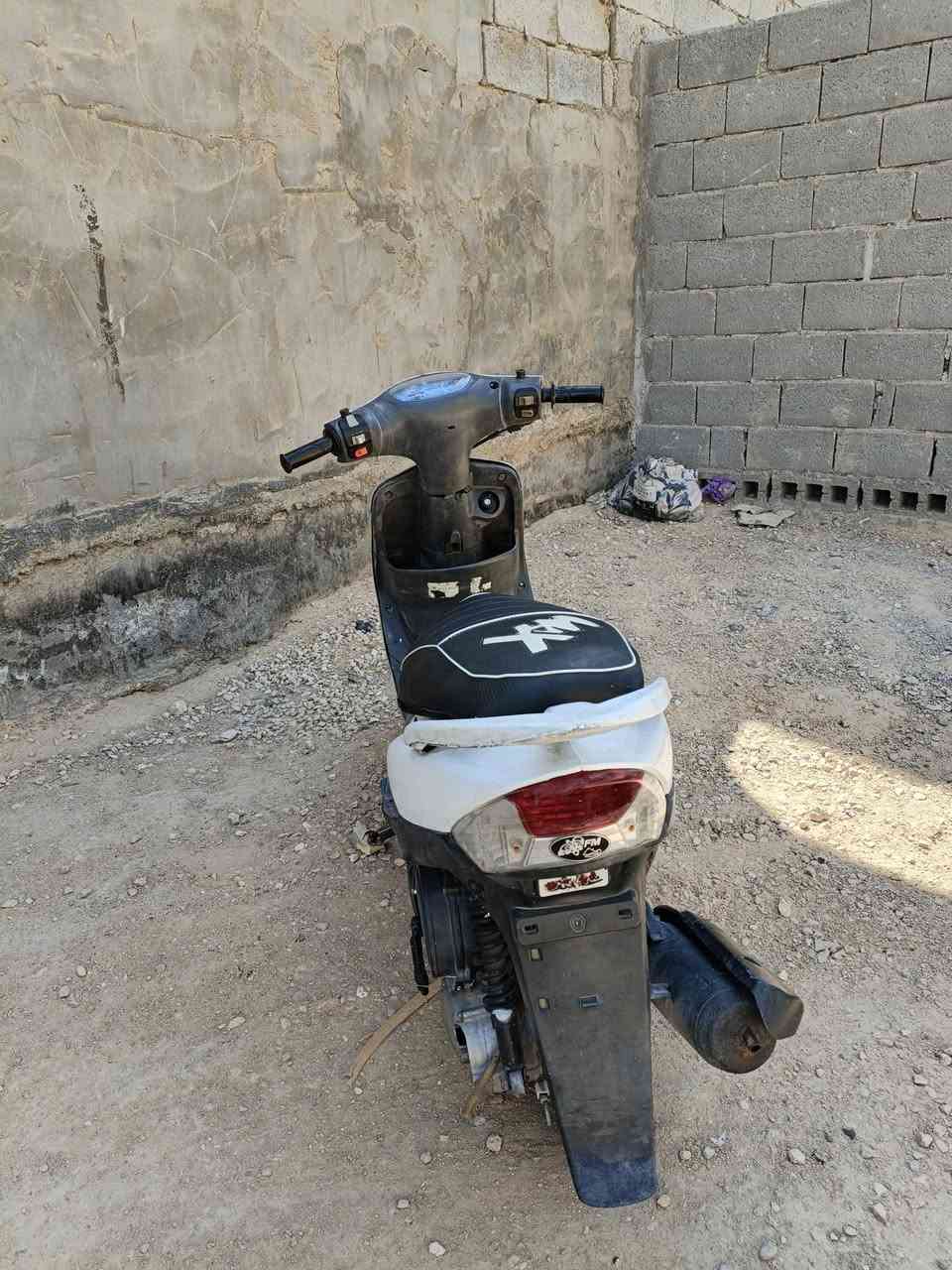 ماكس منغولي للبيع دراجه شوفت عينك لا مجفته ولا مفتوحه كهربائيات كله شغال بس هندر عوزها 400 وبيها مجال (***********)مكاني كربلاء سيد سماعيل
