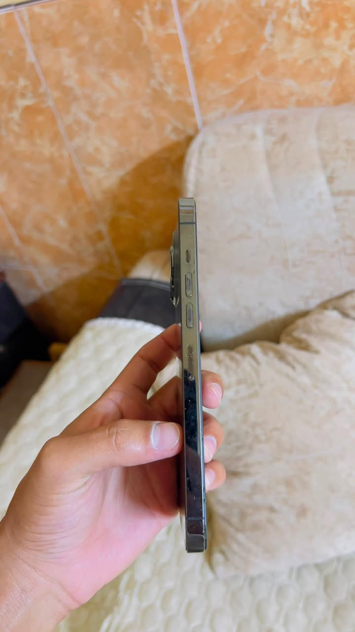 السلام عليكم ايفون 13 برو ماكس مبدل شاشه وبطاريه وكاله والفيس ايدي يعلك وبي فطر بالضهر فقط الجهاز كله شغال السعر460 وبي مجال 
رقمي ***********
