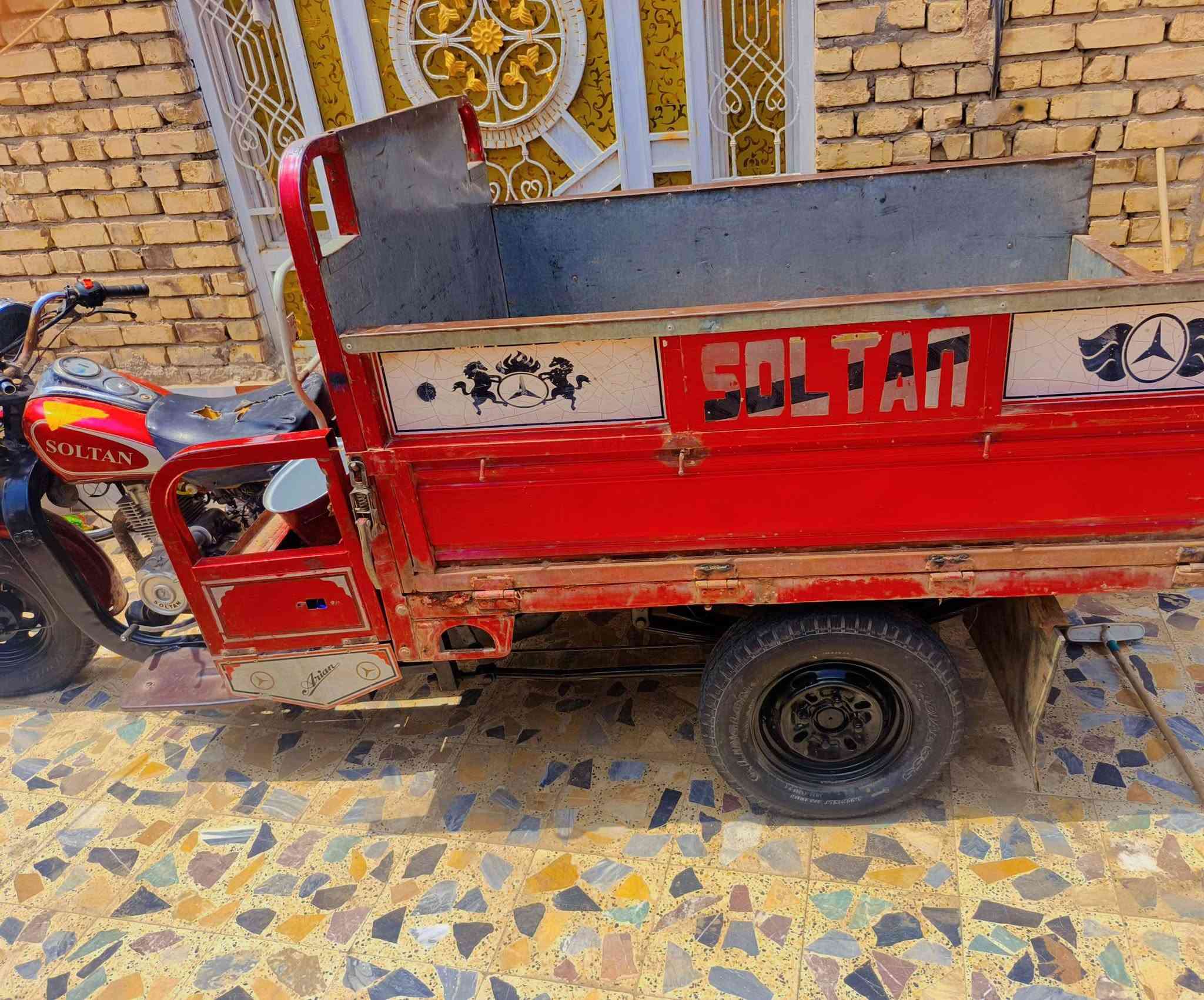 سلام عليكم ورحمة الله ستوته موديل١٨   للبيع بديها صبغت البلاد مكينه جديده تايرات جدد  كهربائيات شغاله من الطول للطول تاخذها ربع ما تصرف عليها وترايك وين ما تريد سعر مليون وتسعميه وخمسين  للستفسار خاص او الاتصال علا الرقم***********
