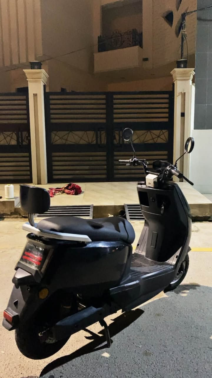 السلام عليكم ماطور من معرض علي البغدادي

دبل سويج 
ضوة اشارات كلو شغال
بريكات شغاله
مغلف بي دي اف ومصبوغ اسود فوكاه بصبغ حراري تكدر تبقيه واذا عاجبك تشيله هم ينشال ويرجع لونه الاصلي ازرك
بطاريات ٦ قبل اسبوعين بدلتهم بطاريات وينلي ٢٢ امبير 
سرعه حقيقيه ٦٠-٧٠ 
3نمر
شاشه ذكية
مكان الحدباء 
التواصل واتساب ***********
