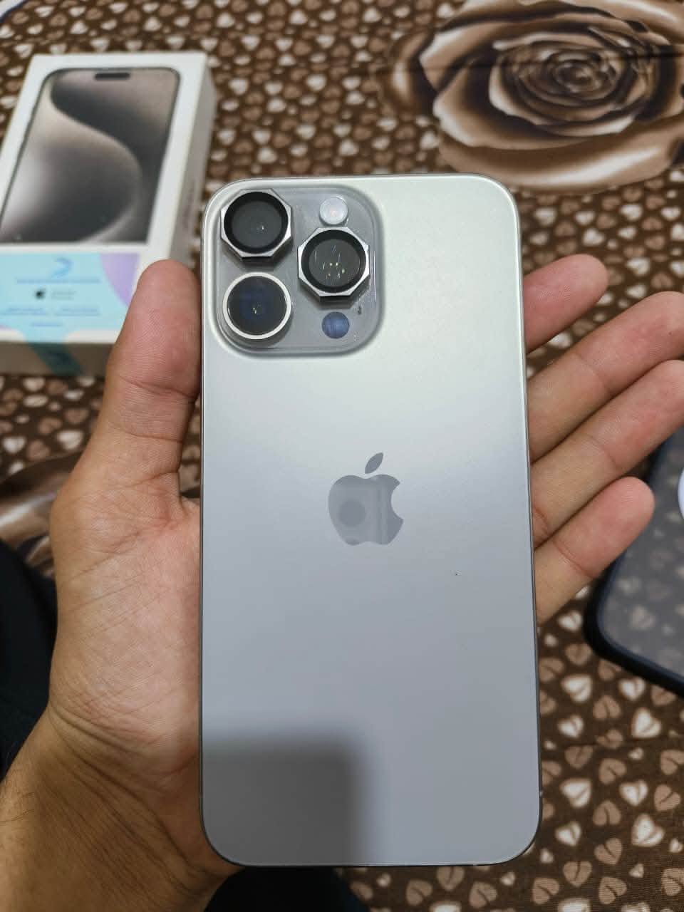 ايفوان 15 برو ماكس نضيف شوفت عينكم بطاريه 89 ماستر عنوان الكوت الرقم *********** وسعره مناسب حيل ومستعجل عل بيعته
