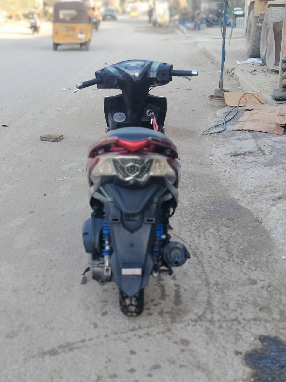 كامكو جي 6. للبيع دراجه حلوه وكفراته  يرادلهن ترتيب  بدون اي نقص  محرك يخبل ناعم معدل وشلعه  خير من الله. سعرها ٥٥٠. اتصل او واتساب ***********
