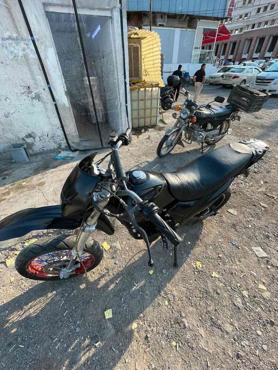 للبيع ماطور كاويار قفاز مكينه 200cc كبس وبشرط سعر450الف واتساب ***********
