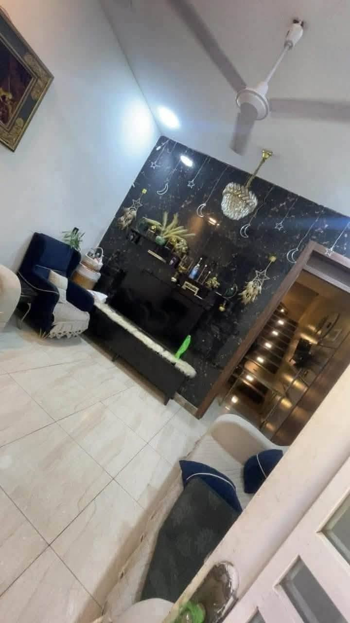 #السلام عليكم 🏠🏠
دار 50 متر للبيع سعر مناسب
بناء حديث درجة أولى
 يحتوي على 2 غرف نوم و2صحيات
 مطبخ  صالة 
حي الجهاد ديوان المخابرات
للاستفسار ☎️ ***********
 وات ساب
