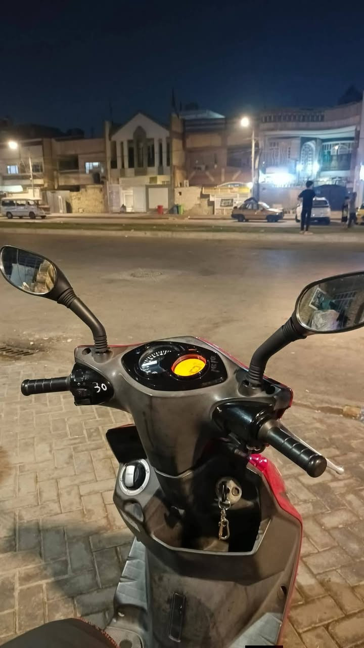دراجه سكنس فحل ياباني خطين 
مكفوله كفاله عامه اي نقص مابيها 
 السعر مليون 450
بغداد ***********
اي نقص مابيها
