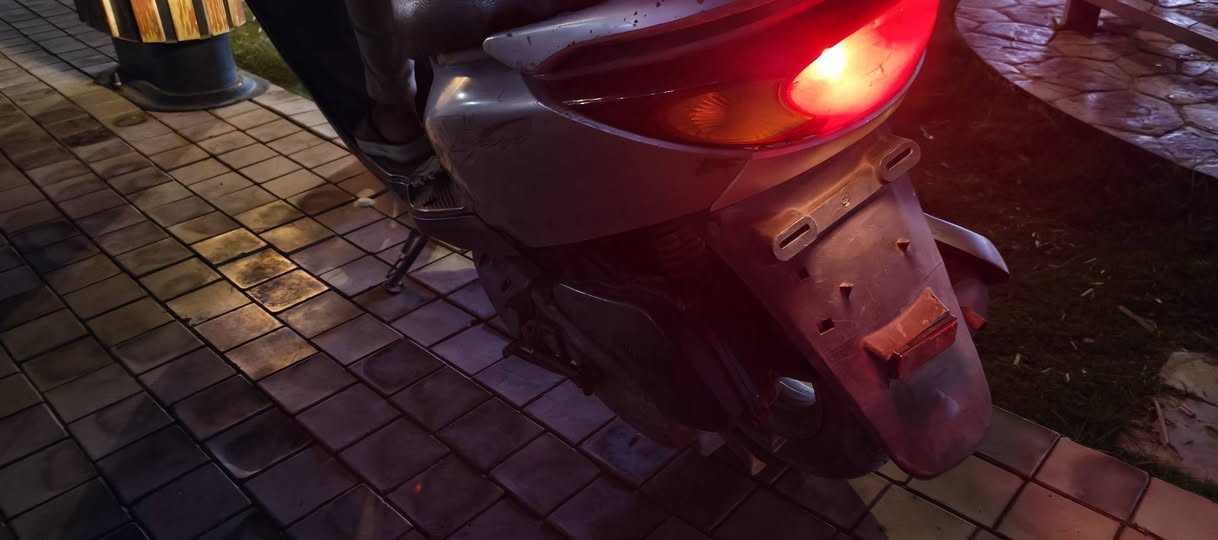 سلام عليكم بريز لل بيع كفرات بلادية                                  بيع ومراوس pcx لو سكنس فحل وطيكم فرق                 دراجة نضيفة وناعمة تسارعهة زين شلعتها حلوة                  السعر 500 الف وبيها مجال حك الجية                                الرقم ***********
