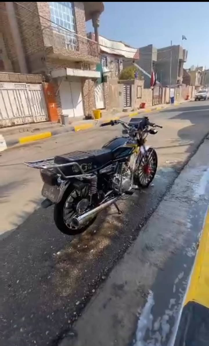 سلام عليكم دراجه سونك للبيع دراجه جديده  .2025. المكان واسط عزيزيه اوراق بغداد السعر خاص .***********
