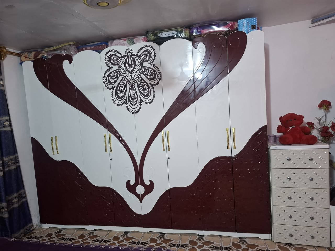 غرفه نوم مستخدم للبيع كلش نضيفه
السعر ٩٠٠ وبيه مجال الشراي اتصل
***********
***********
