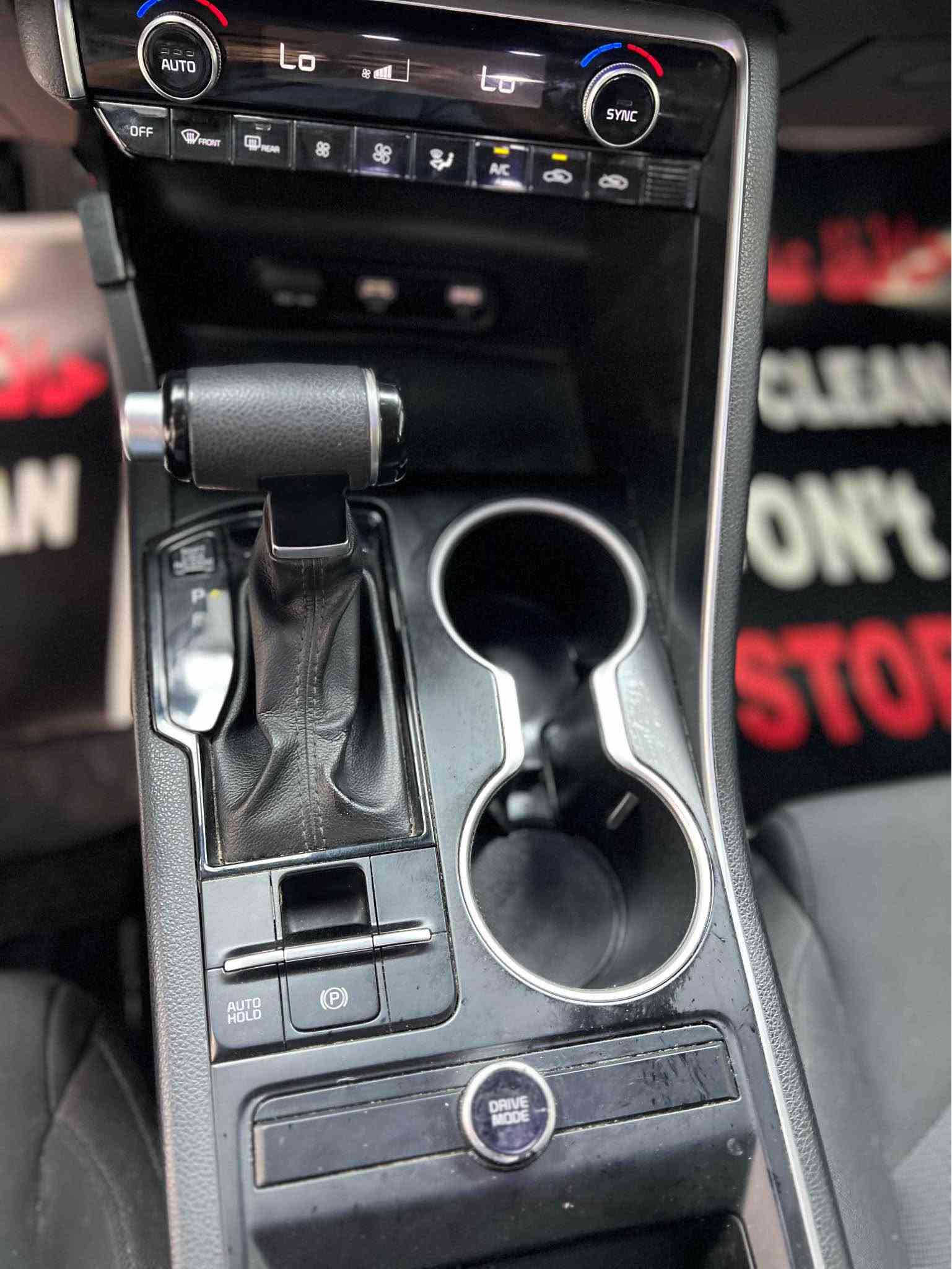 K5 2021
ماصفات عادية 
بصمة تشغيل 
شاشة كبيرة 
ابل كاربلي وايرلس 
اندرويد اوتو 
مودات قيادة ٤ 
اوتو هولد 
هاند بريك كهرباىي 
قيادة ذاتية 
تحديد مسار 
رادار امامي 
نقطة عمياء
 رادار خلفي 
كشنات مخمل اسود 
لايتات وبك لايت ليد
اللايت ابو الحاجب الاصفر 
تحكم بانارة الدشبول 
ويل ١٨ 
تخم تاير برجستون 
السيارة بيهة بنيد فقط مصبوغ واربع اصابع ببداية التكمة على كدهة وصبغهة يخبل وكلش حلوة السيارة كصبغ وتصليح ونصبه مال بلاد كلشي بيهة عالبلاد 
ماشية 74 الف ميل
سعر السيارة 159 ورقة
للاستفسار *********** بغداد, العراق

