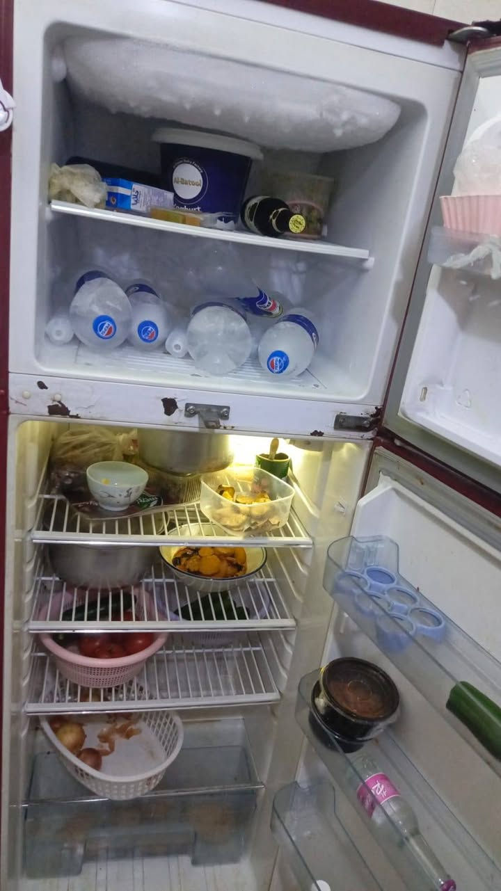 غراض للبيع 
السلام عليكم ورحمه الله وبركاته عدكم 
غراض للبيع 
مستعجل ع بيعتهن 
قيم بلي يرضي الله وتعال شيل 
مكاني بغداد حي الجهاد 
***********
