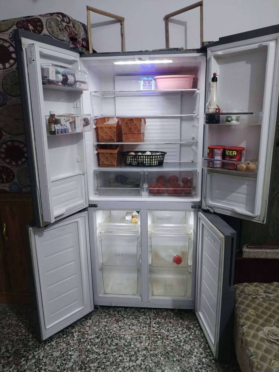 ثلاجه للبيع السعر خاص *********** واتساب
