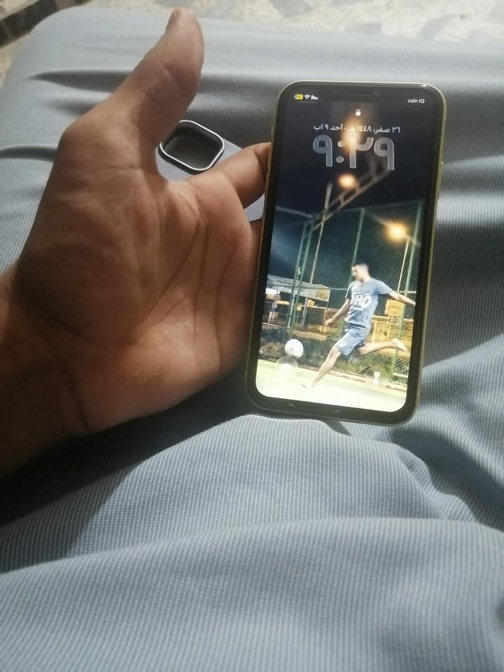 ايفون ١١عادي استخدام شخصي ذاكره١٢٨ بطاريه١٠٠ شاشه تفصيخ ٣ خيارات جهاز جديد حيل  يرهم مراوس بماطور مكان بيجي *********** السعر260 وبي مجال
