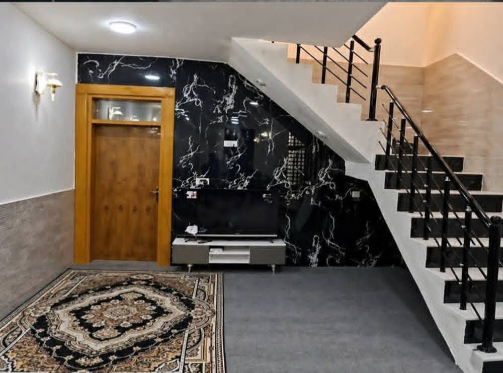 بدايت شارع قمبر • ١٠٠م • طابق ونص