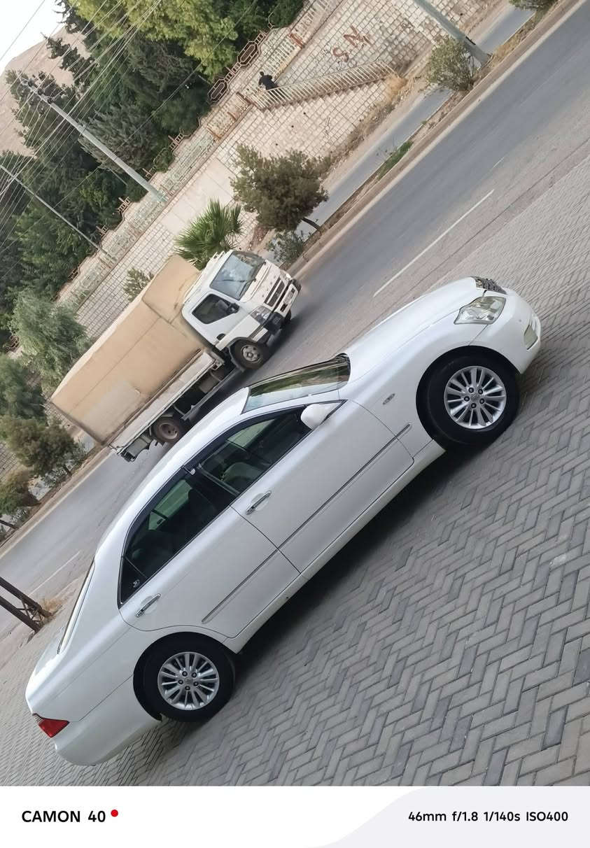 بەناوی خوا 
شـاهیـنە بـڕاوە 180 / 2006  سپی 
 بچووک بە گەورە شتی جوان 140 km هەقیقی ڕۆشتوە
دوو دوگمە 
کامێرە 
شاشە 
بلوتوس بیلادی 
کۆدی هەیە بەناوی خۆمەوەیە 
تەبرید سارد و گەرم 
تەقەو ڕەقە گێڕوو مەکینە 
سەقف و کەڤەرو دەعموو لێدراو هەمووی بەشەرت 
سەیارەی دەسی خۆمە و بێ مەسرەفە 
دەشبڵ و فۆرمیگا لۆکک درزیشی تیانیە 
سەقفی شووشەیە 
47 گەڵاو نیوو مەعمەله  
*********** 
شوێن... سەید سادق
