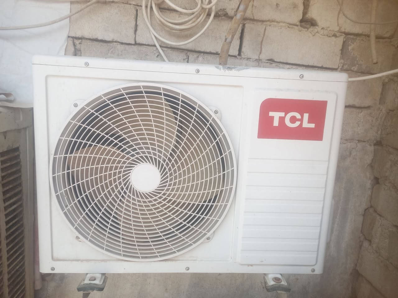 سبلت للبيع شغال شرط الشغل بس عوزه غاز كامل نضيف معنه الكلمه بواري كامله سعر 250وبيه مجال الناصريه مركز  الاستفسار ***********
