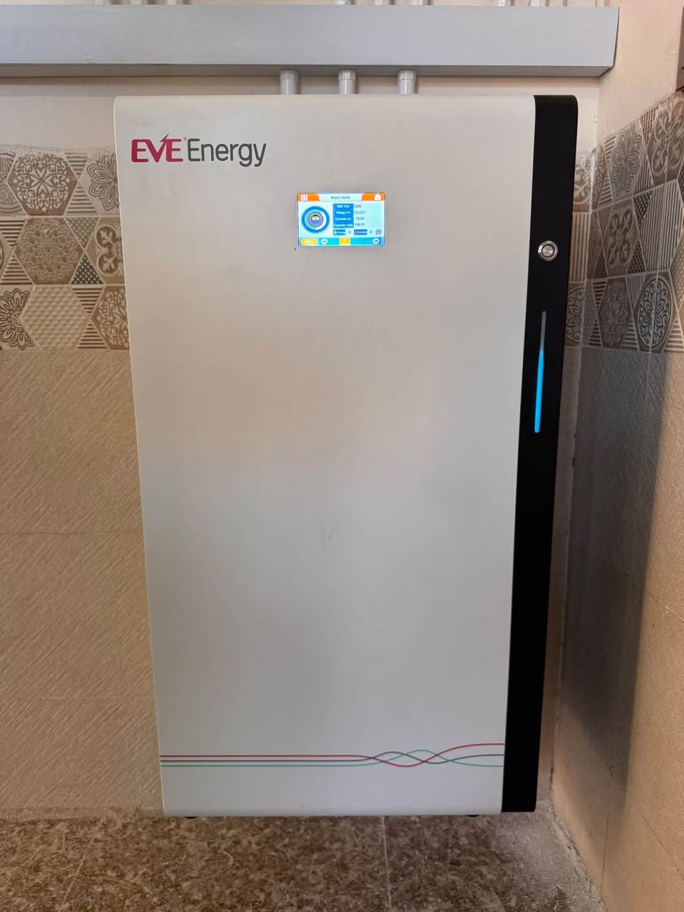 بطارية EVE ١٦kWh • انفيرتر Solis ٦kW • ألواح Jinko ٦٥٠W
