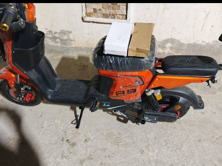 سلام عليكم شباب دراجه شحن للبيع سعر 650وبيهة مجال ديالى بعقوبه ***********

