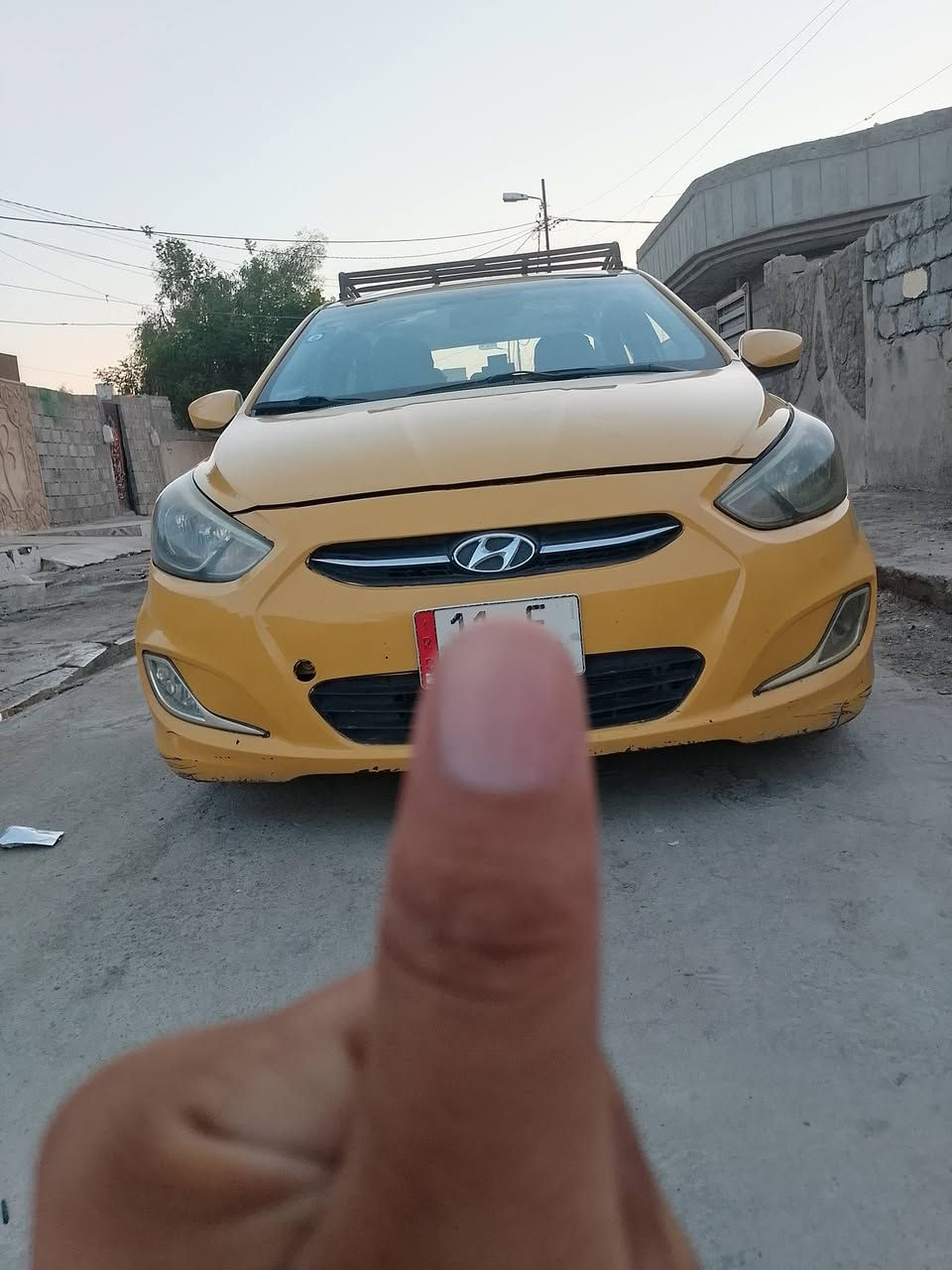 بسم الله الرحمن الرحيم
اكسنت 2015 وارد امريكي ب اسمي 
رقم بغداد مصطره انكليزي 
هيئة غرامات 0 
كير AT شرط 
محرك GDY شرط 
تبريد شغال ثلج 
طخم تايرات 
صدر  خير من الله 
بيها قطعتين مبدلات باب وچاملق 
للبيع فقط بدون معارض أو اقصاط 
السعر 73وبيها وبيها مجال 
للاستفسار واتساب أو اتصال 
***********
