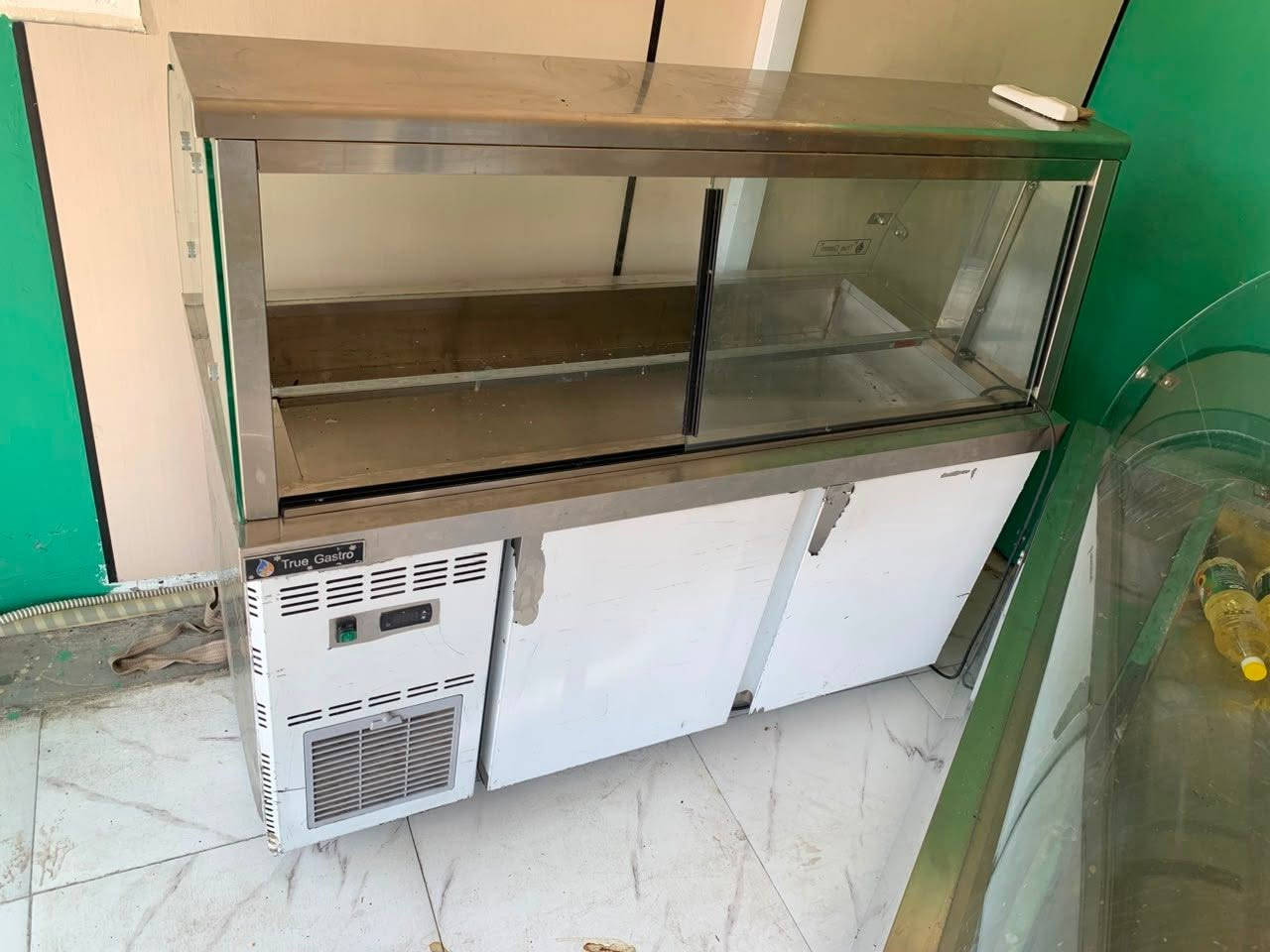 عارضة مقبلات متر ونص • جهاز حمص بطحينه • سبلت ٢ طن