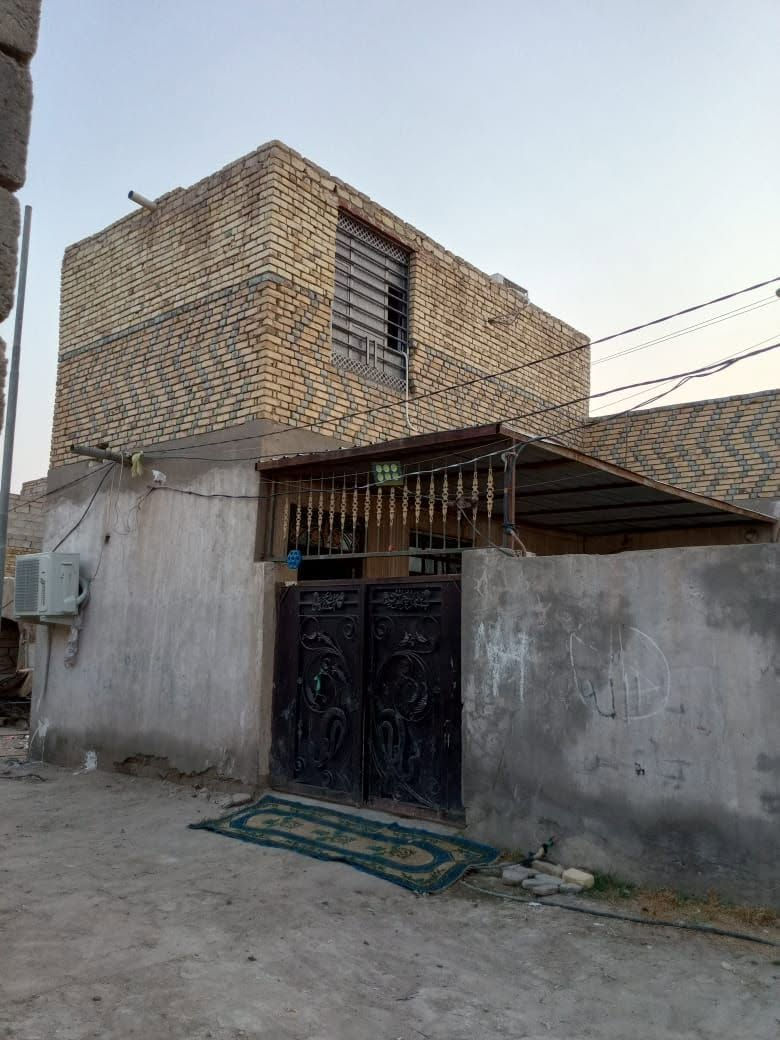 ♦️ دار زراعي في كشمرة خلف السجن الإصلاحي
♦️ دار زراعي في كشمرة خلف السجن الإصلاحي مساحته ١٨٠م بناء طابوك
يحتوي على استقبال ٧×٤ والطارمه ٧×٧ والصاله ٥×٥ وبيه غرف اثنين ومطبخ ومخزن وحمام داخلي وصحيات خارجي وغرفة بالطابق الاول. 
البيت ثالث بيت عن الشارع العام
السعر 75
♦️ مع قطعة مساحتها 200م مسيجة بلوك ثاني قطعة عن الشارع العام بضهر البيت
(( يعني البيت والقطعه وجههن ع شارعين امامي وخلفي
سعر القطعة)) 
📞 للأستفسار *********** او مراسلتنا
